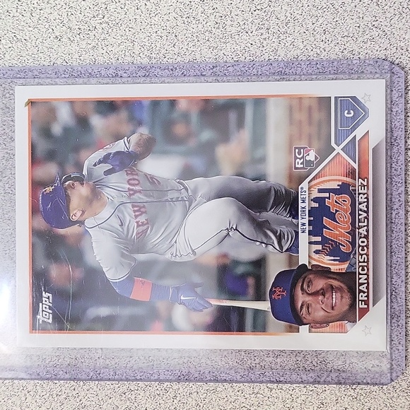 2023 Topps Fransico Alvarez RC - Picture 1 of 2